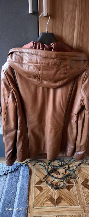 Кожено яке от естествена кожа.