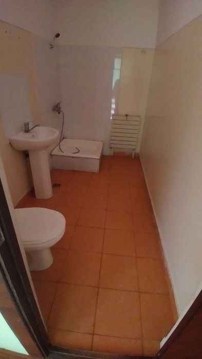 Guliston sh, Oktyabr namunali 2 sotixli uy, 4 xona