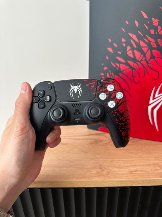 Продам playstation 5 limited edition +2 игры и сумка