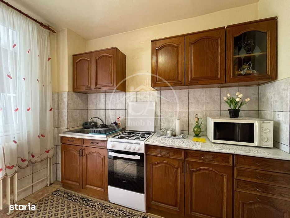 Apartament de vânzare cu 3 camere în zona Dacia, Oradea