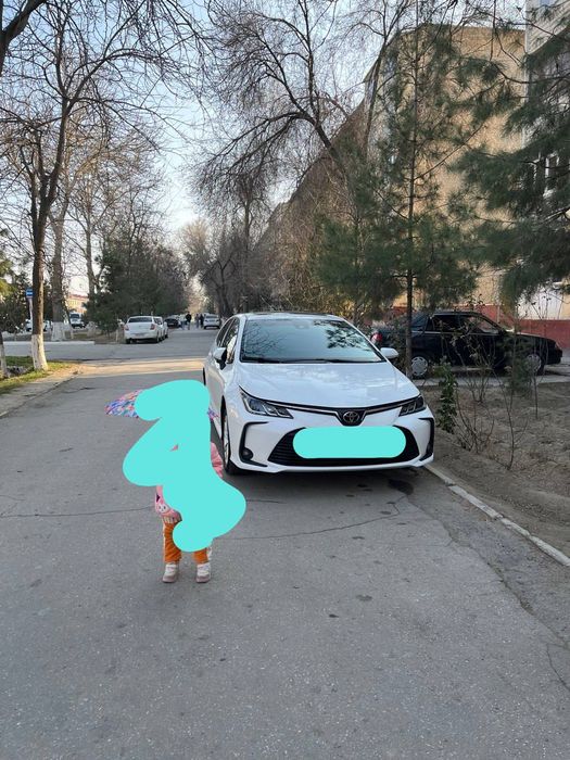 Tayota Carolla yangi