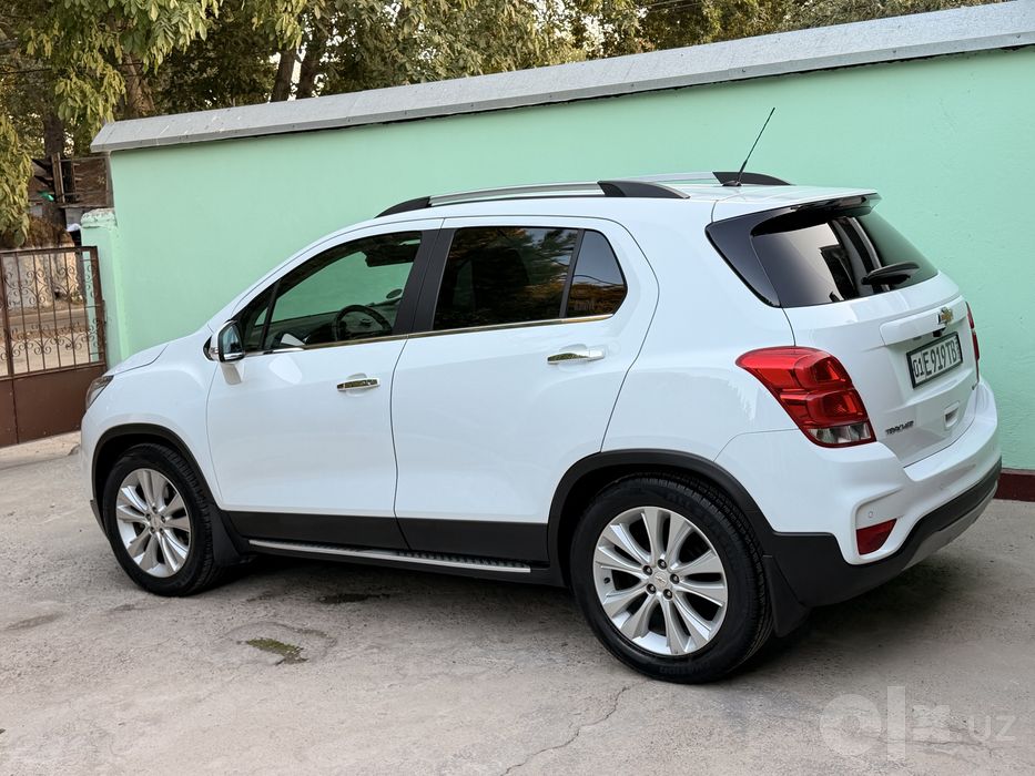 Продаетса срочно свой автомобиль Трекер