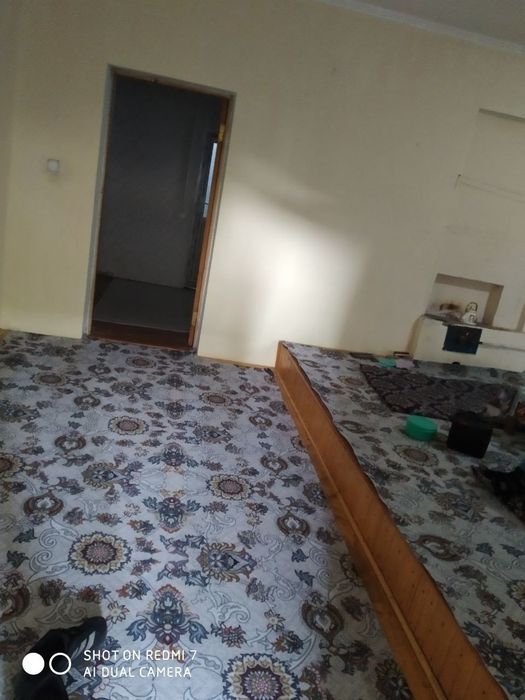 Тош..вилояти.Оккургон туманида ховли сотилади.5хонали ремонти яхши.13с