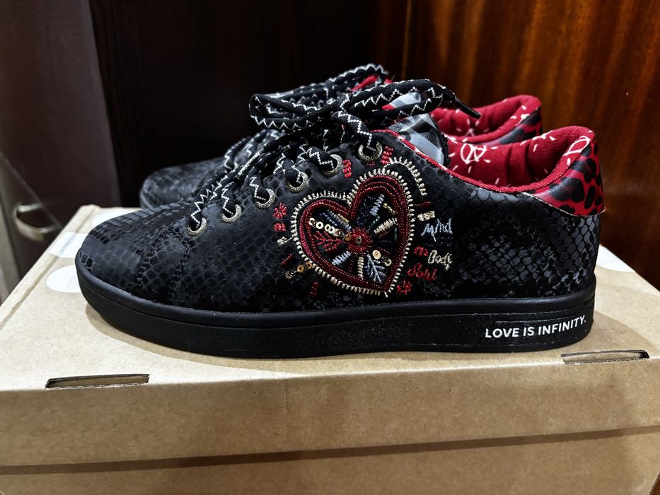 Обувки desigual