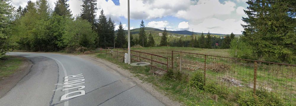 Amplasament Food Truck de închiriat – Statiunea Muntele Băișorii - Apă + Curent trifazic | Parcare