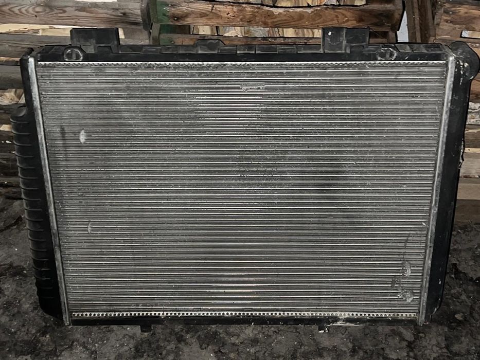 Радиатор на 210 мерс