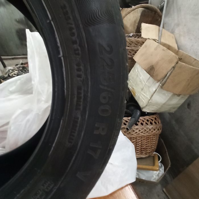 Продам б/у шины Continental