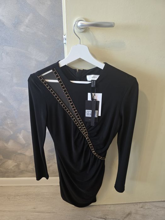 Rochita Nissa cu eticheta