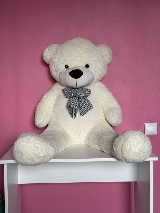 Продам игрушки,мишка новый.