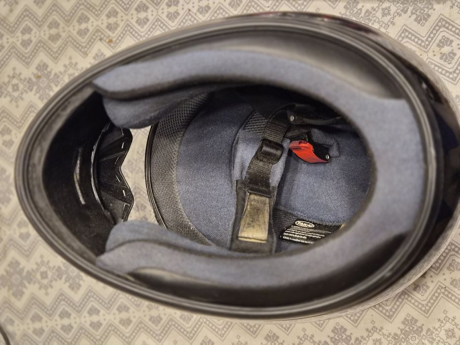 Greaca,casca si manusi de motociclist