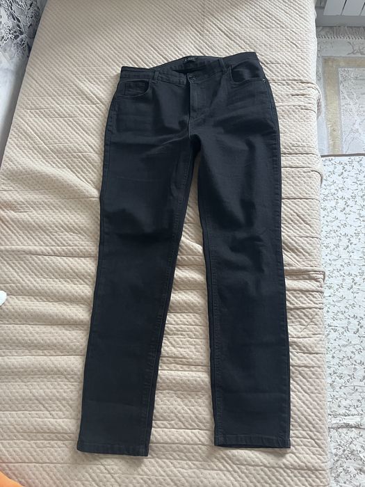 Джинсовые черные брюки