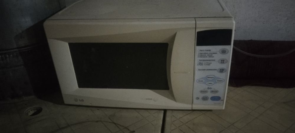 Продаётся микроволновая печь.