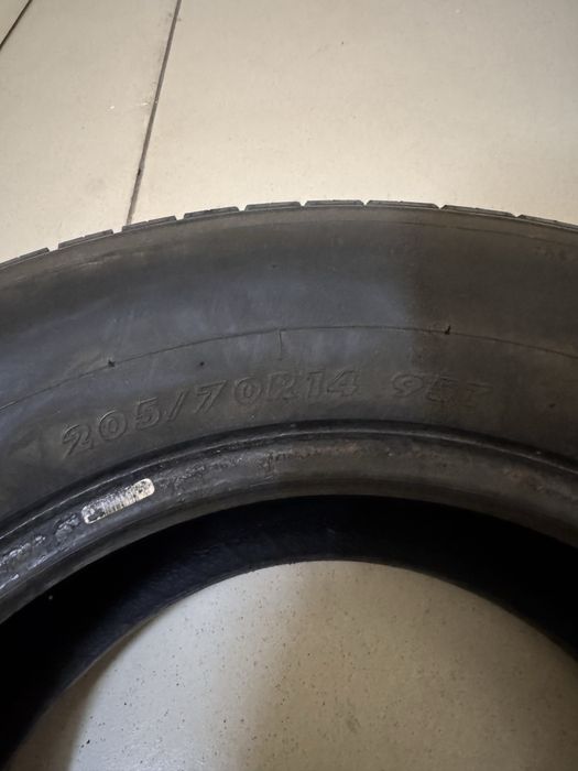 Продам 2 шины от колес для машины !!!