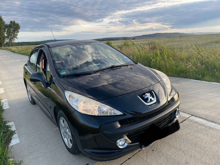 Vând mașina Peugeot 207