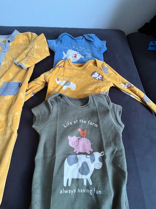 body + pijama copii  C&A marimea 80