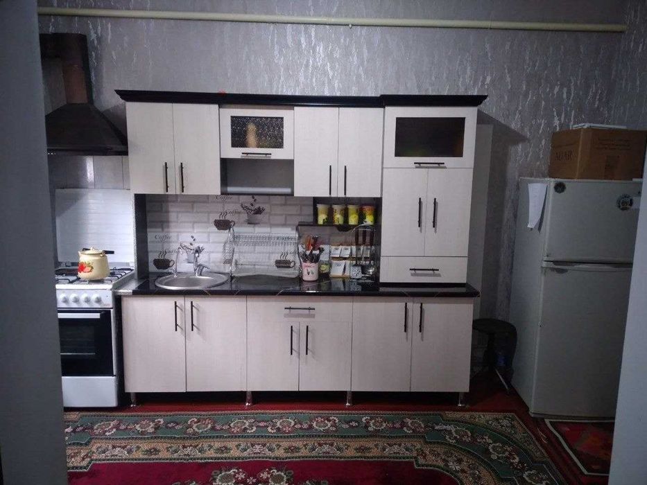 Гулистон шахри Октябрда ховли сотилади. Срочно