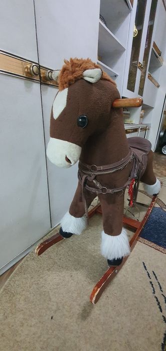 Лошадь качалка игрушка
