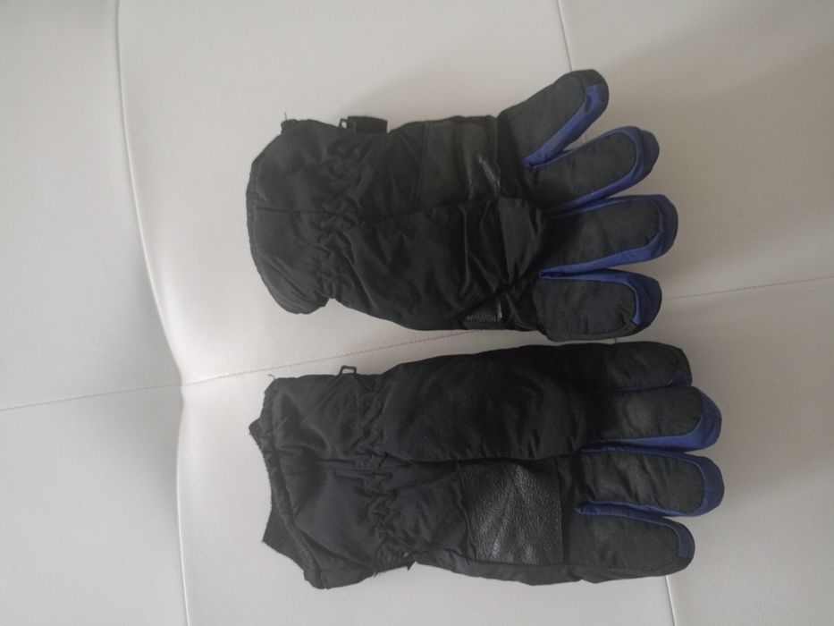 Vând mănuși pentru schi, bărbătești,mărimea L.