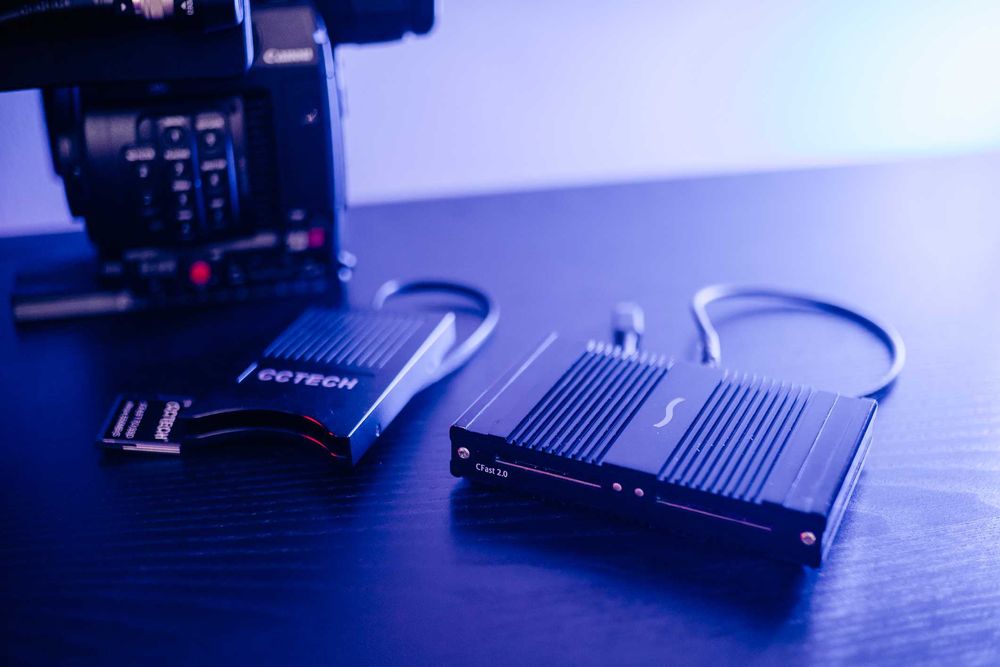 2x Canon C200 Cinema camera ( Pret redus pentru 2 saptamani)