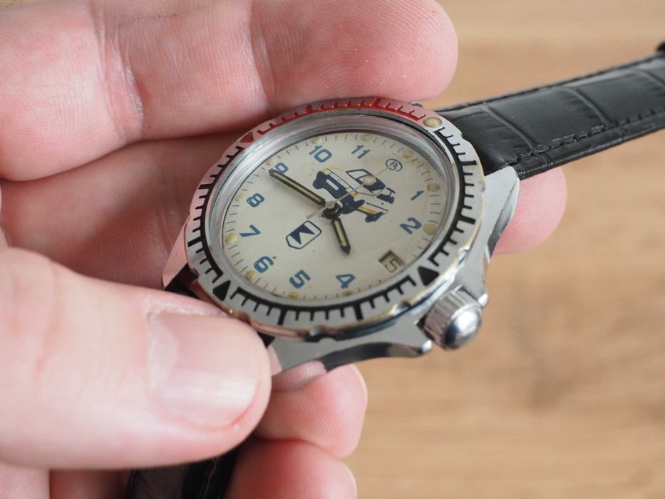 Ceas sovietic mecanic Vostok ZAZ Tavria, funcțional, rezistent la apă