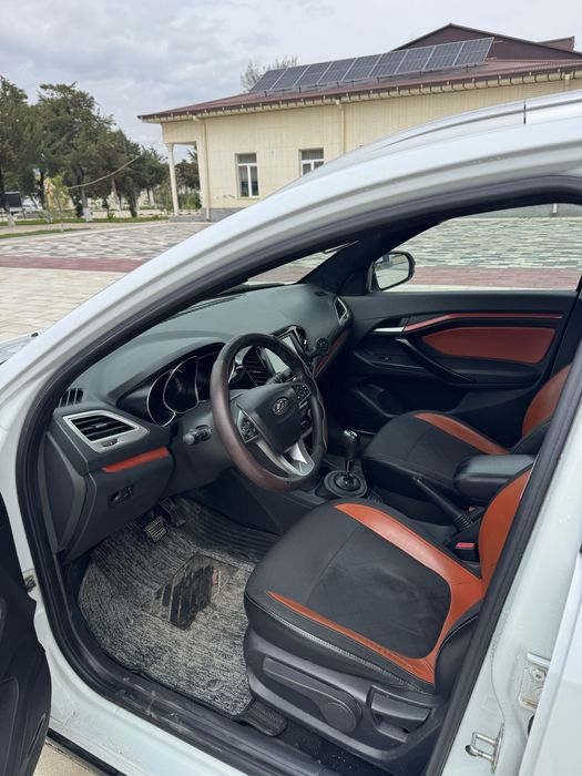 SROCHNA SOTILADI.  Lada vesta cross eng full pozitsiya.