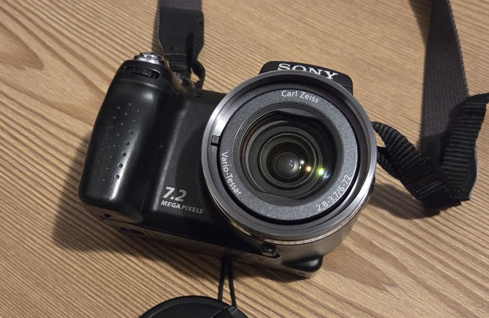 Aparat foto Sony DSC H5 + card 4Gb