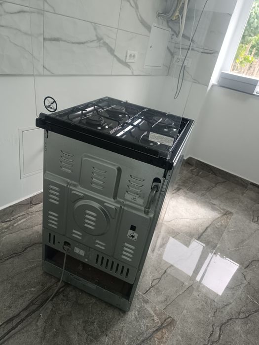 Aragaz Zanussi (aprindere electrica)