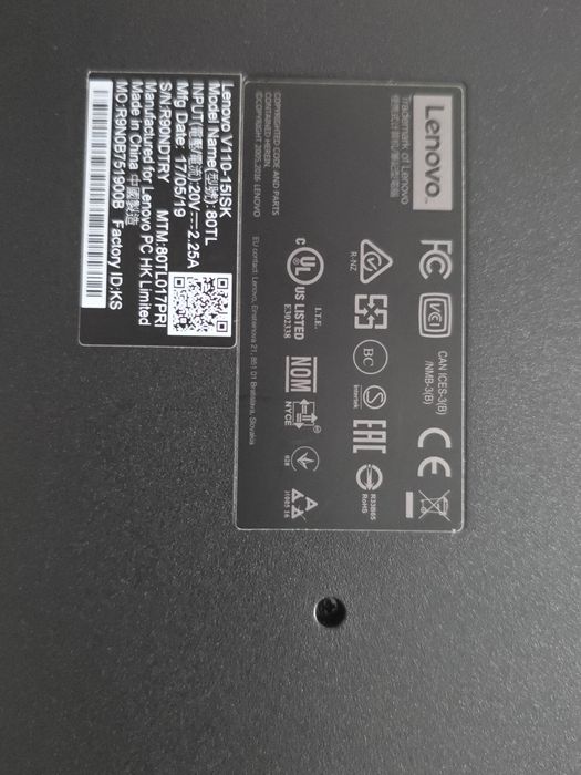 Laptop Lenovo arata ca nou
