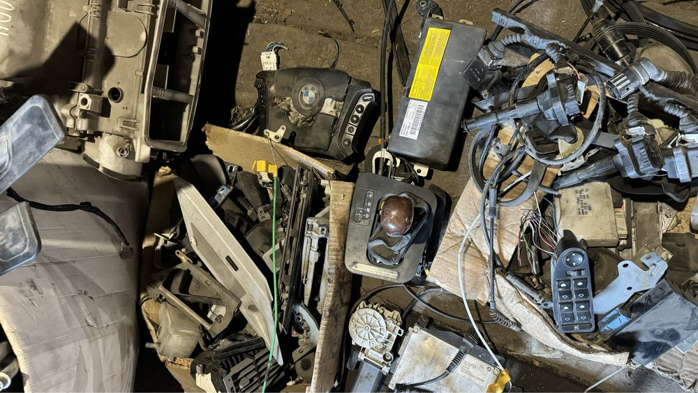 БМВ 728 продам по запчастям