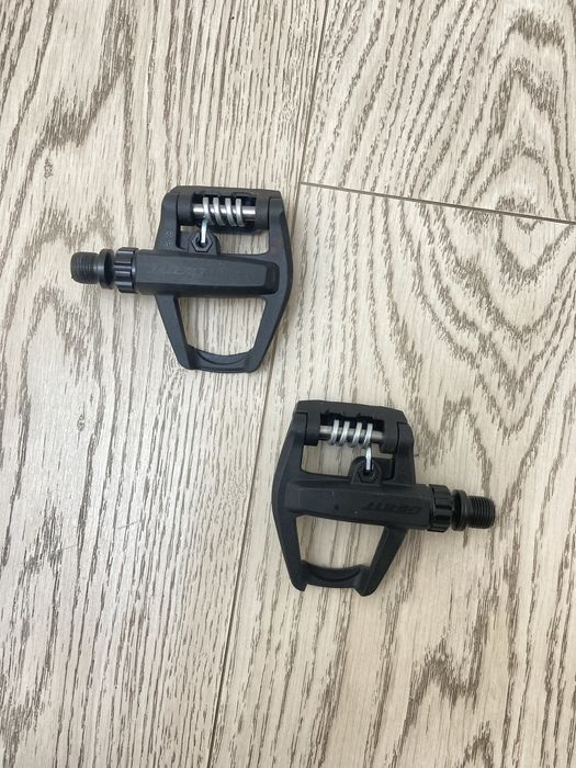 Педали giant в идеальном состоянии