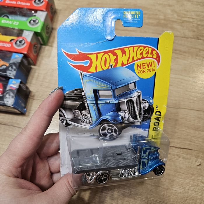 Машинки модельки маленькие