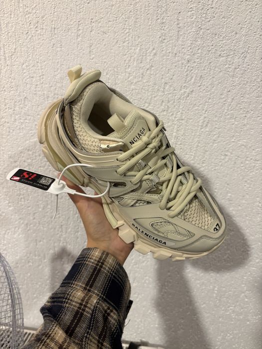 Balenciaga track