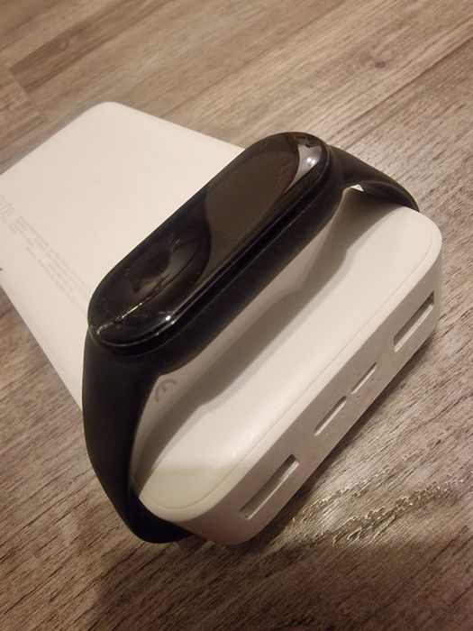 Смарт гривна Xiaomi Mi Band 6 - счупен дисплей