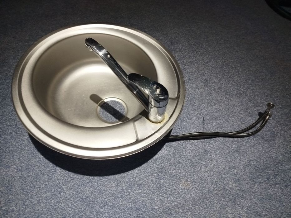 Срочно мойка со смесителем толстый металл