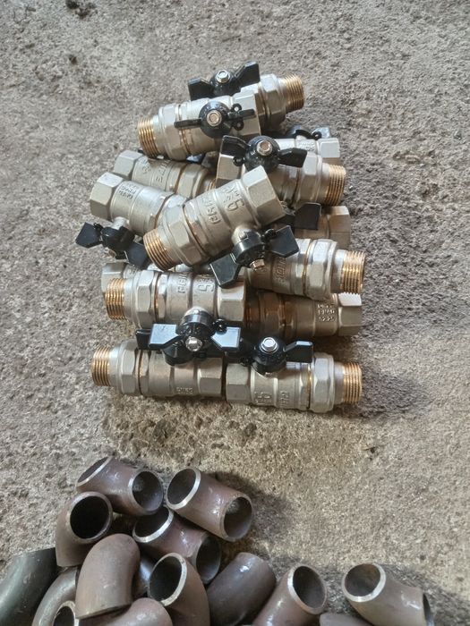 Продам отводы, муфты, резьбы, краны