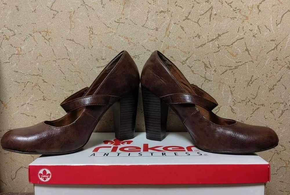 Туфли женские, 38 размер. Натуральная кожа. Бу