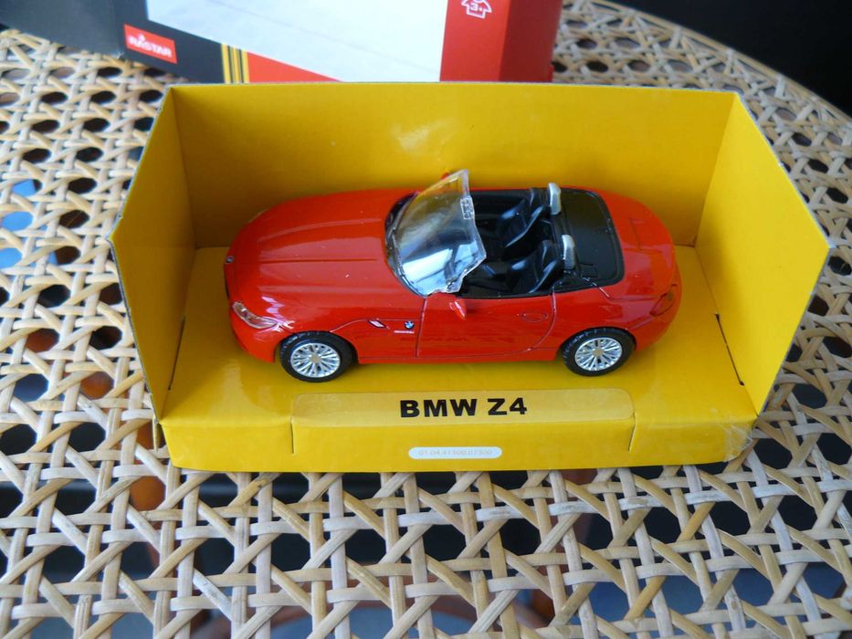 Macheta Auto De Colectie BMW Z4 Scara 1:43,Noua In Cutie,Produs RASTAR
