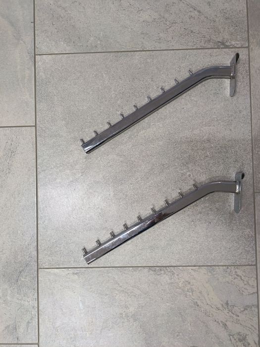 Sistem expunere haine pentru magazine