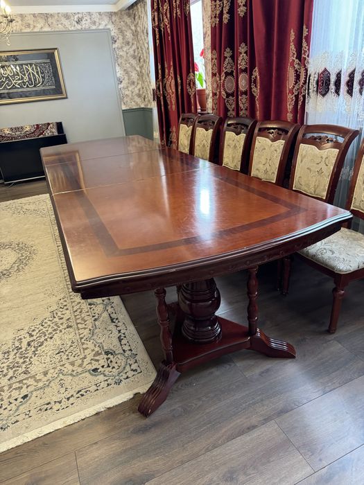 Продаётся стол