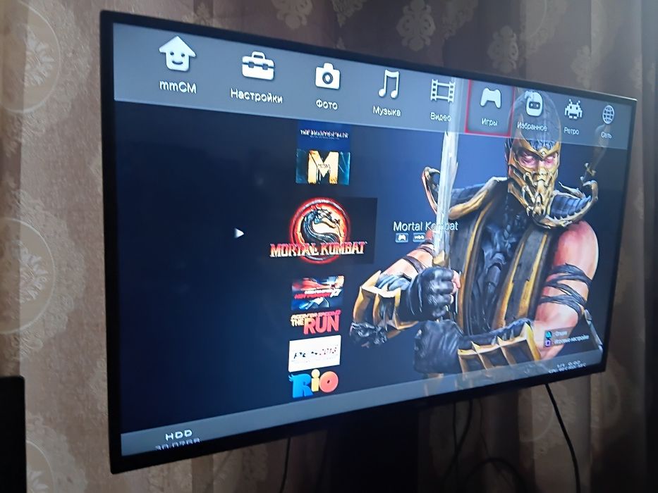 PS3 slim ideal o'yinlarni yozilgan djoystiklari bor