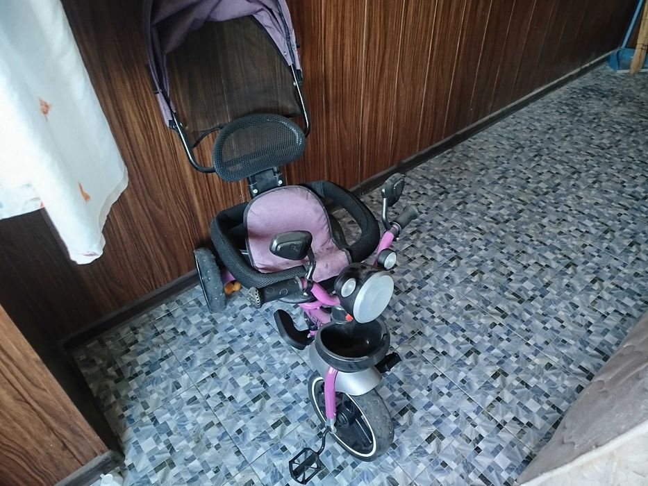 Трёхколёсный детский велосипед