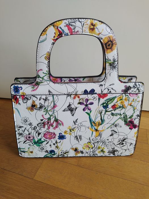 Нова Дамска чанта