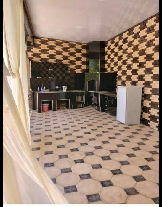 Srochna dacha  bochka 5 sotik  3 xona  basseyn hamma sharoit bor