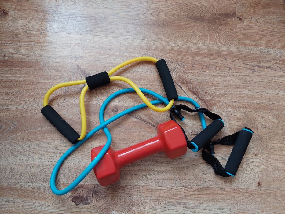 Гиричка и ластици за тренировка