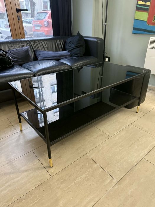 Продавам холна маса