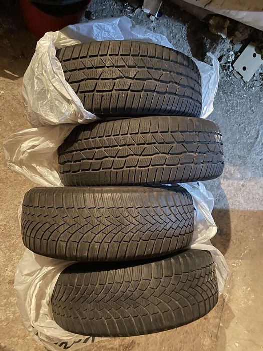 Продавам 4 броя зимни гуми Bridgestone