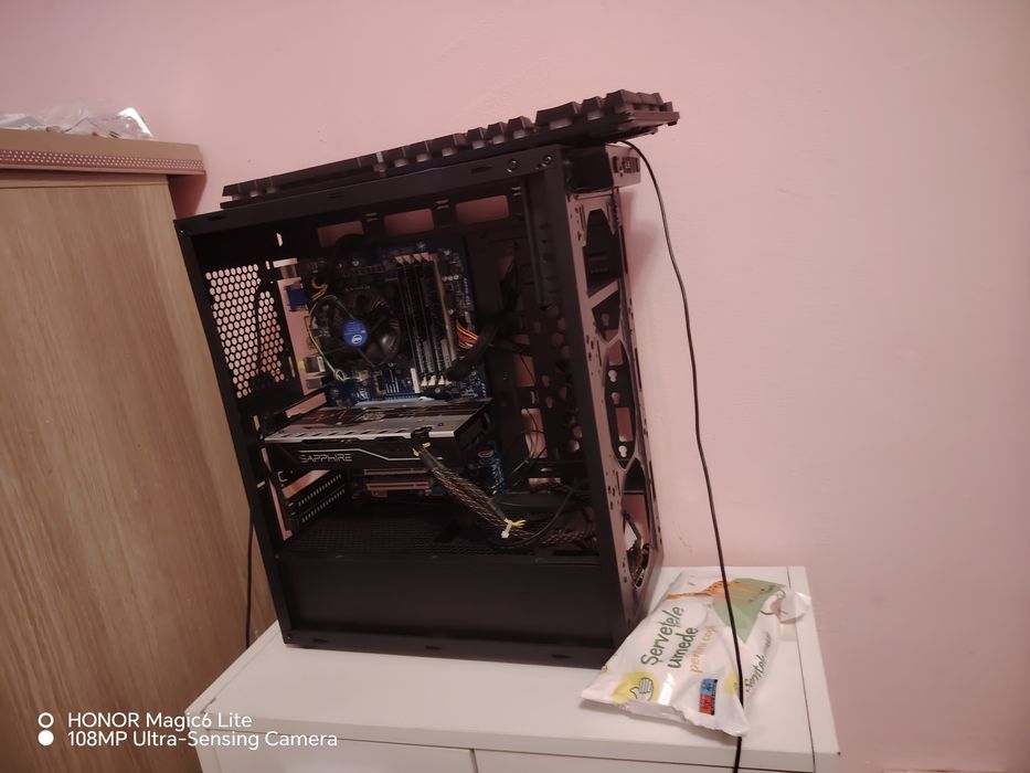 Vând pc i7 20g ram  placa video 4g