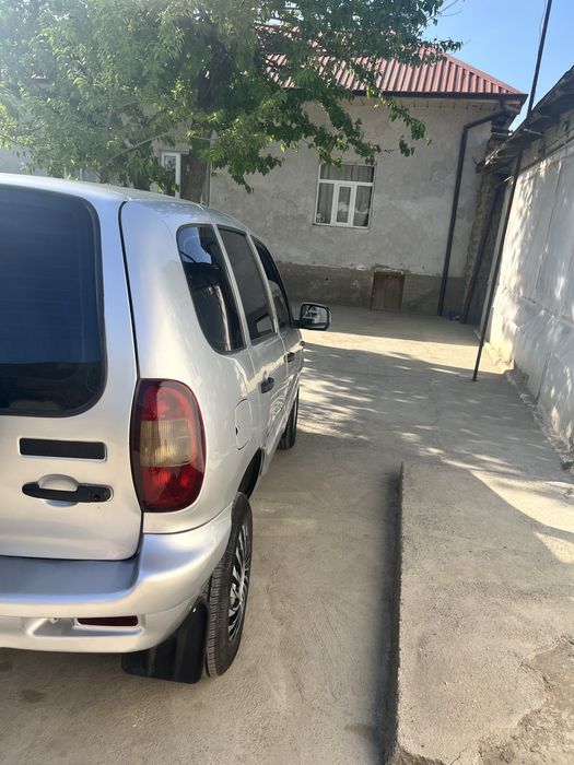 Shevralet niva 4+4