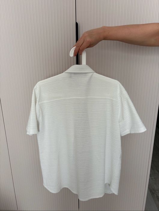 Срочно!продаются школьная одежда(рубашки)