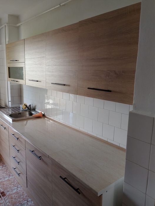 Inchiriez apartament 3 camere(82mp) strada Carpatilor 8/Brasov